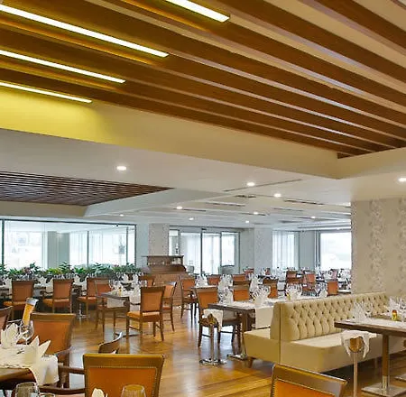 Doubletree By Hilton Atasehir & Conference Centre 호텔 5*