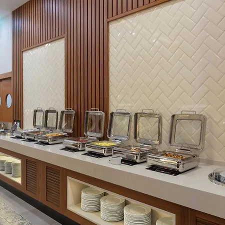 Hotell Doubletree By Hilton Atasehir & Conference Centre Istanbul