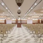 ホテル Doubletree By Hilton Atasehir & Conference Centre 5*