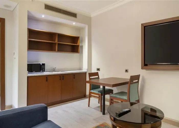 Doubletree By Hilton Atasehir & Conference Centre فندق